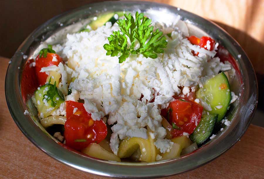 Balkán ihletésű saláta